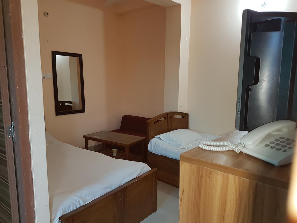 Hotel Diamond Park Dakhin Kattali Экстерьер фото